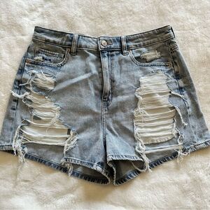 American Eagle Distressed Mom Short Size 8